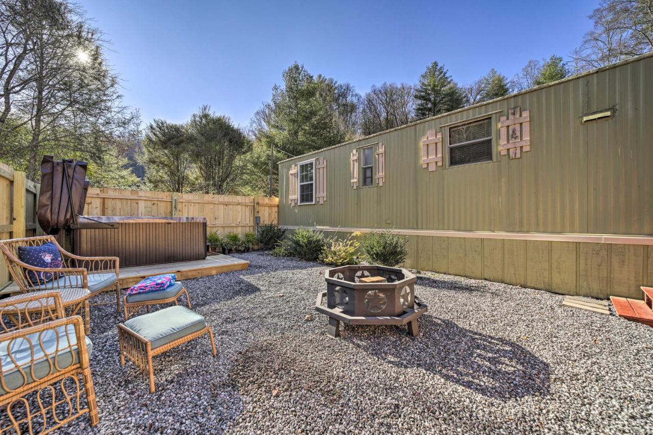 Smoky Mountain Vacation Rental With Hot Tub And Kayaks Whittier Exterior photo